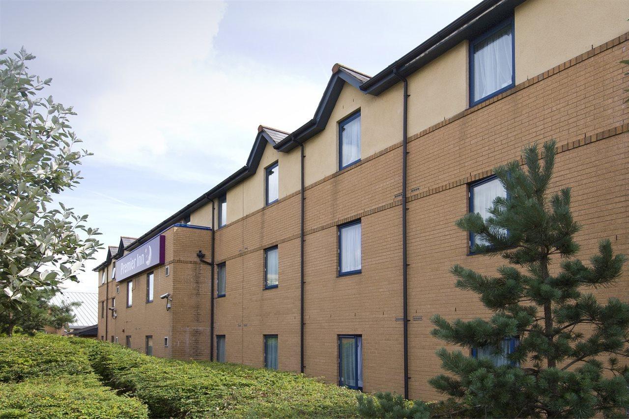 Premier Inn Bristol Filton エクステリア 写真