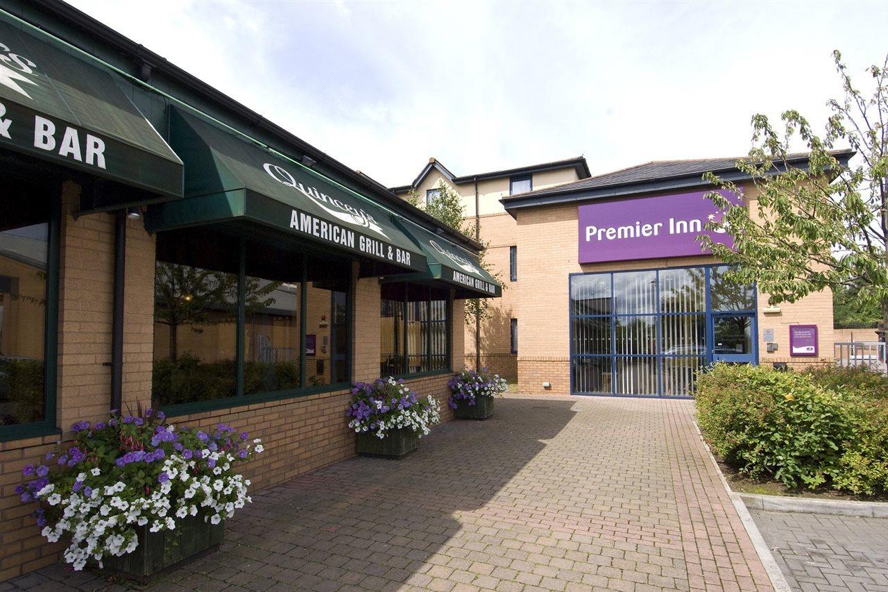 Premier Inn Bristol Filton エクステリア 写真