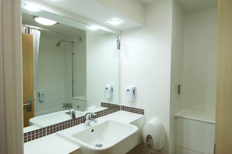 Premier Inn Bristol Filton エクステリア 写真