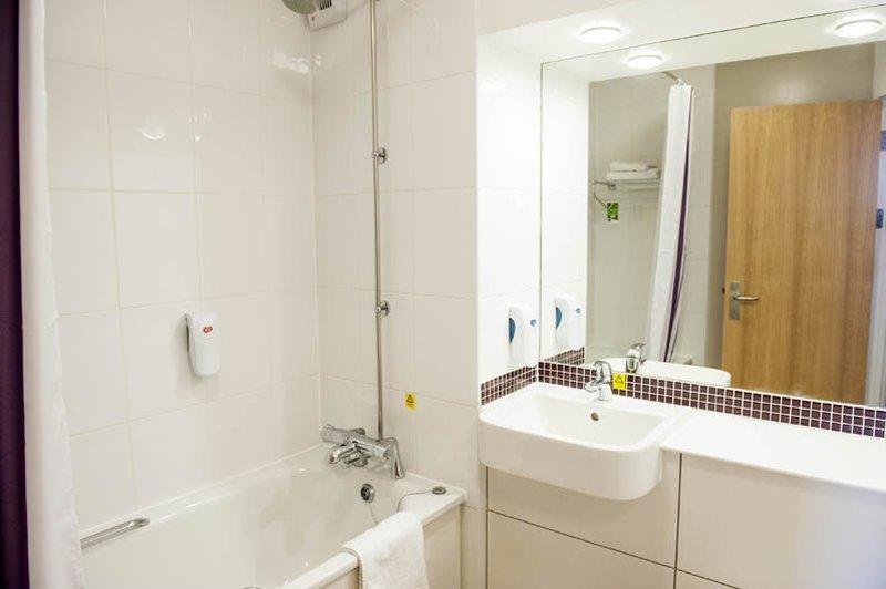 Premier Inn Bristol Filton エクステリア 写真