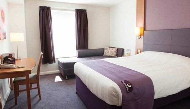 Premier Inn Bristol Filton エクステリア 写真